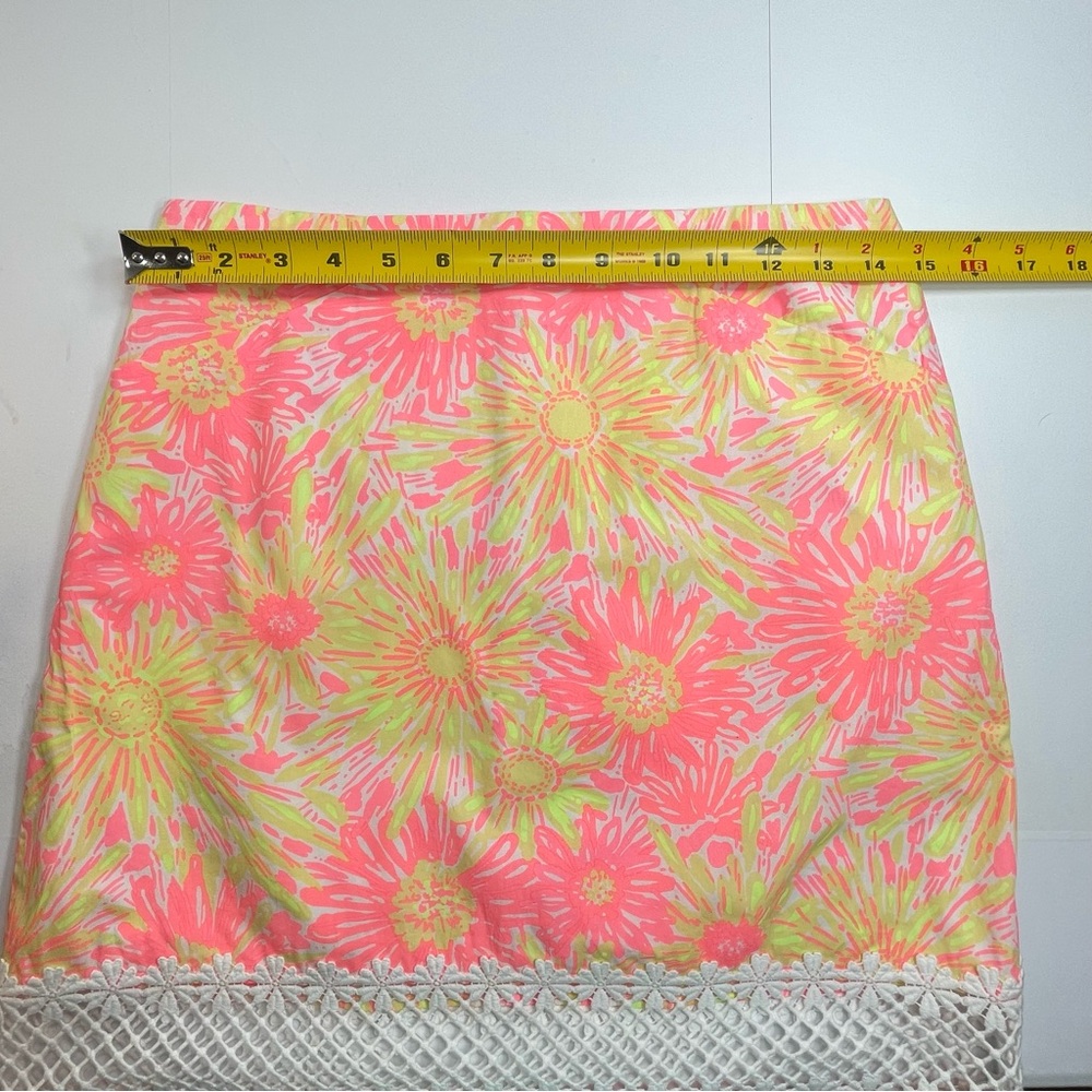 LILLY PULITZER Corrie Skirt Pink Yellow Floral White Crochet Trim Pockets Sz 4 - Picture 7 of 9